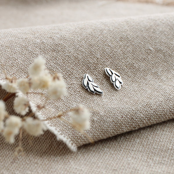 Layered leaf stud earrings