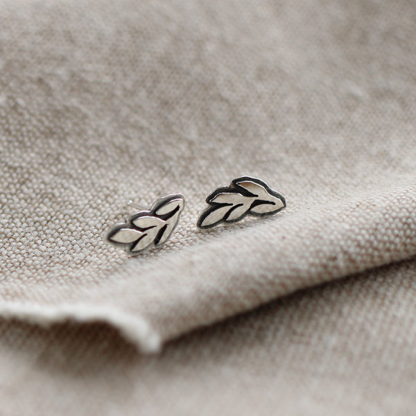 Layered leaf stud earrings