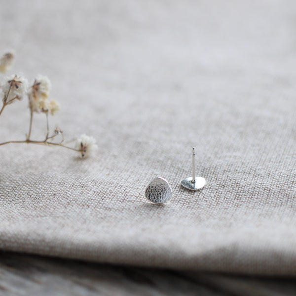 Organic stud earring