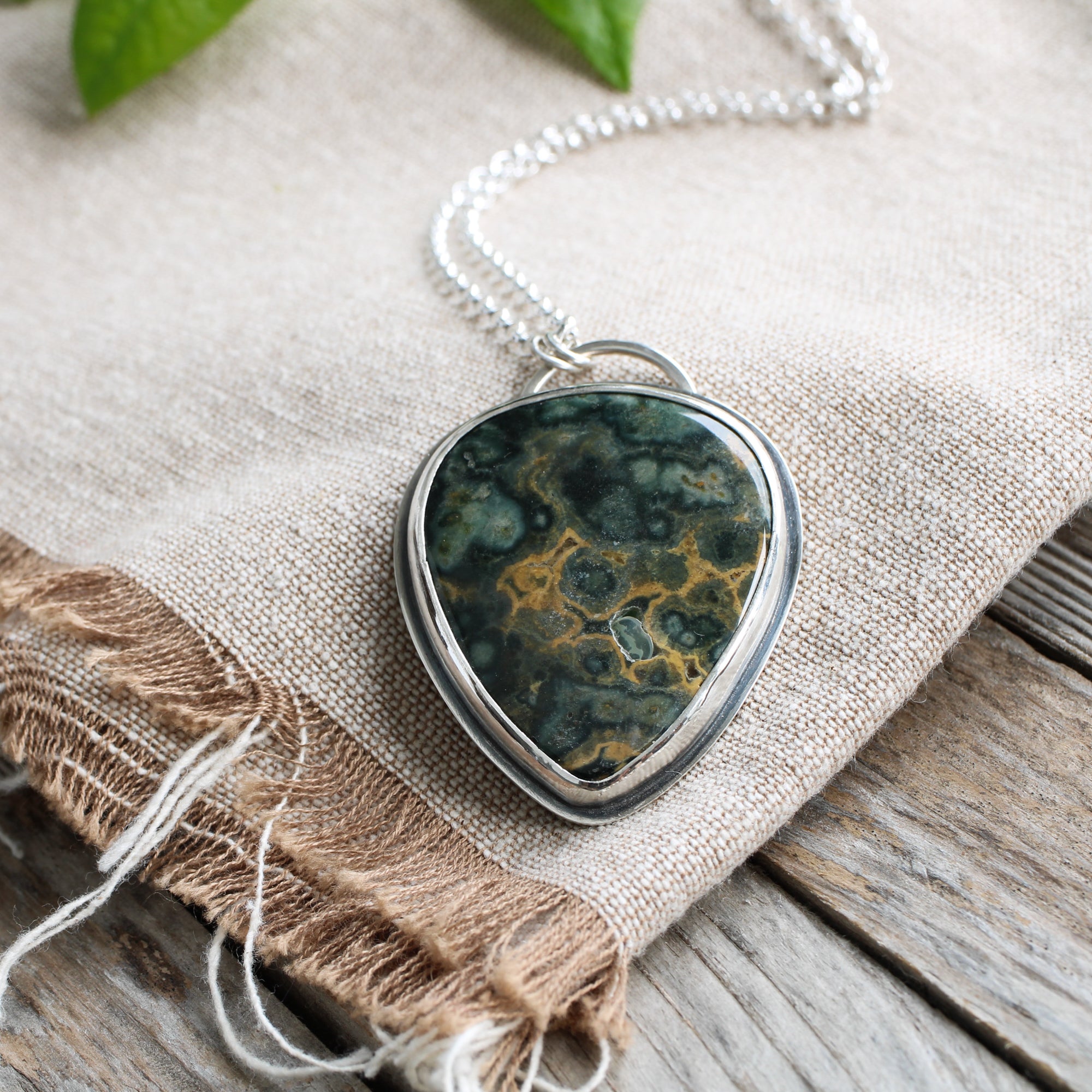 Lace Agate pendant - Limited Edition