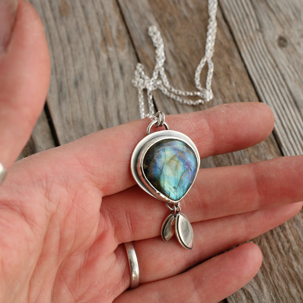 labradorite one of a kind handmade pendant by aimi cairns jewellery
