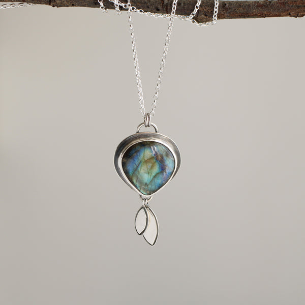 labradorite one of a kind handmade pendant by aimi cairns jewellery