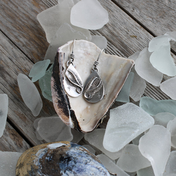 Under the waves earrings