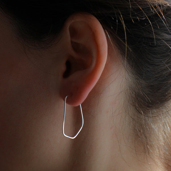 Thin silver hoop earrings - pentagon